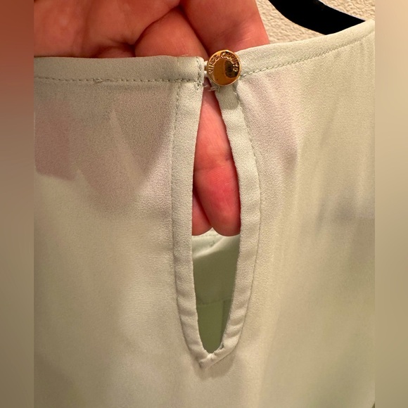 Vince Camuto sz M Pleated Sleeveless Top - Light Green mint sage - Picture 4 of 4